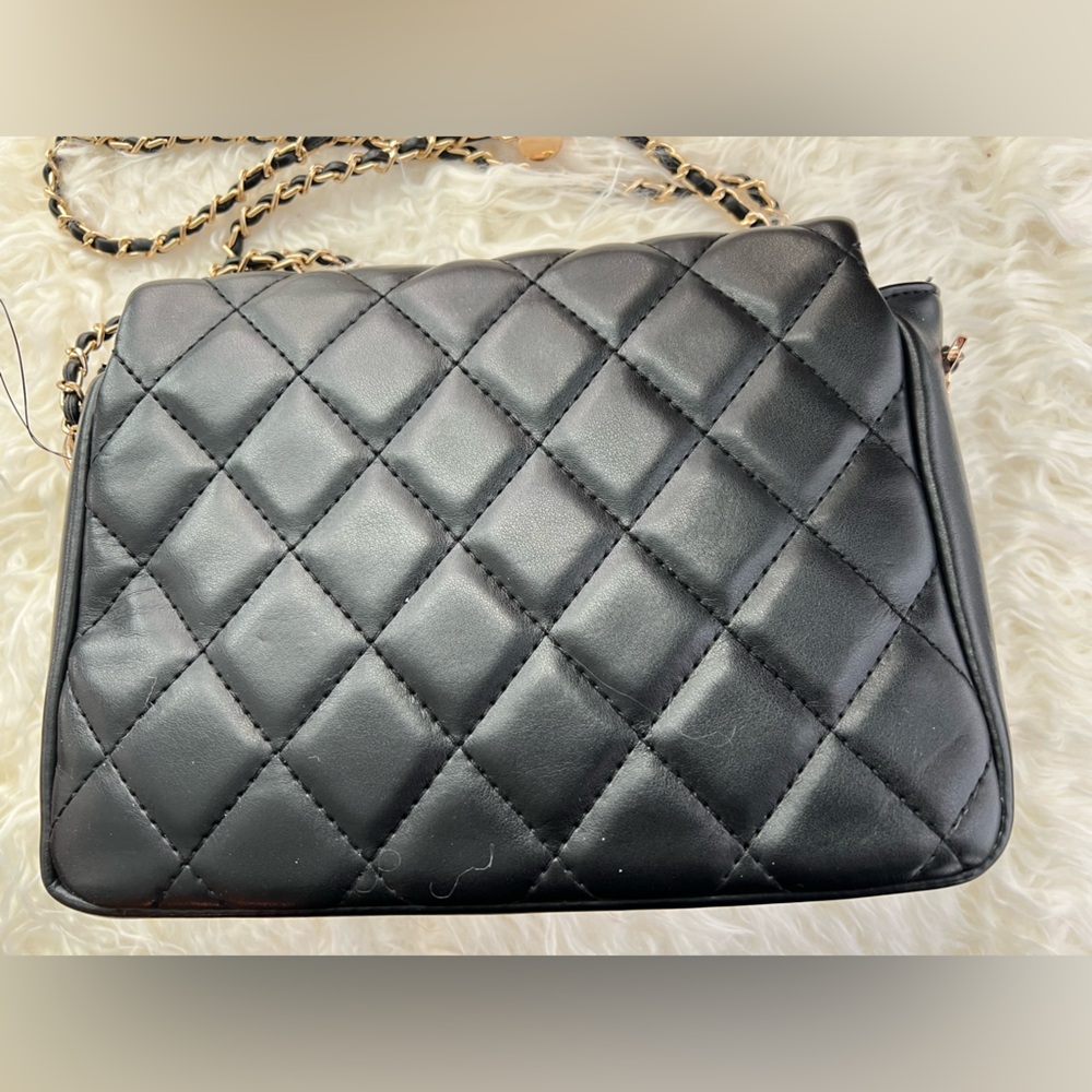 Quilted Black Leather Crossbody Shoulder Bag - Gold Hardware - Picture 6 of 8